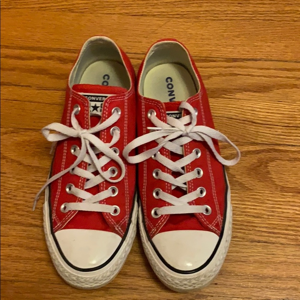 RED LOW TOP CONVERSE